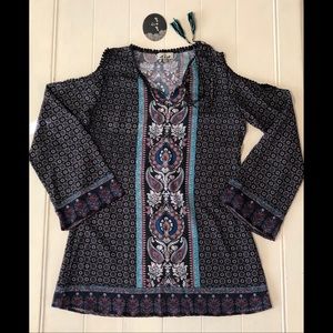 NWT A & A Cold Shoulder Top Medium